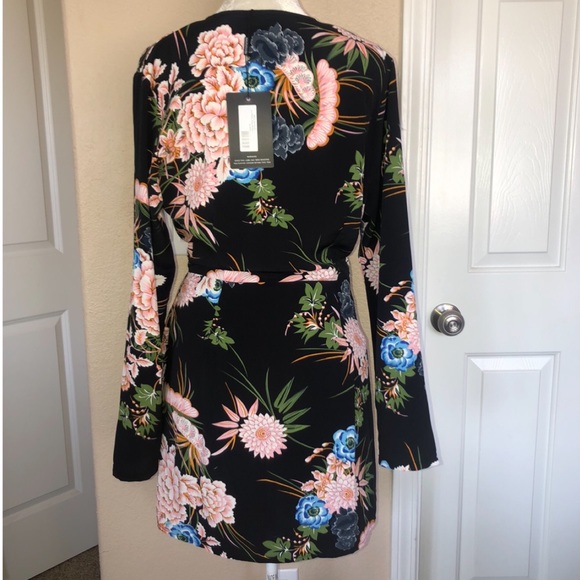 Mini dress - Picture 2 of 4